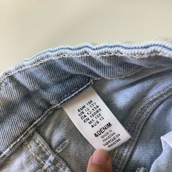 &DENIM Short Denim with Flower Accent Tulle - Picture 3 of 6